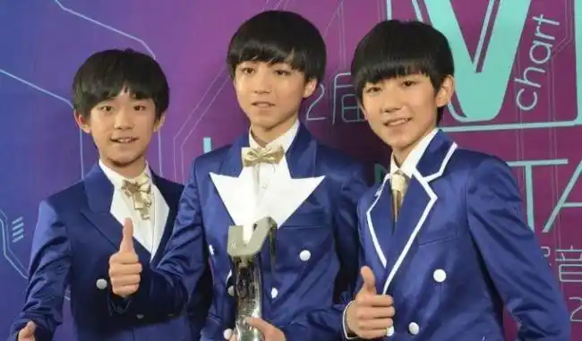 tfboys第一个代言的时间