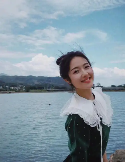 ="gnspvh8kyw">李兰迪,1999年9月2日出生于北京市,中国内地影视女演员