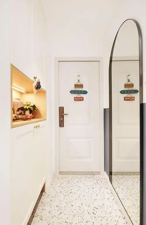 那么小户型的玄关怎么设计才能有颜又有型呢?那就一