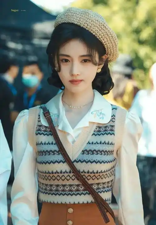 鞠婧祎新电影《粉墨江湖》路透来了,民国造型惊艳众人_都说_感觉_争议