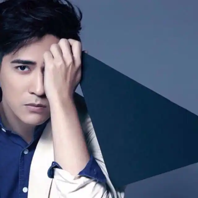 周渝民仔仔眼睛和眉毛真好看,你们觉得呢?