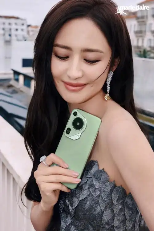 佟丽娅戛纳红毯首秀