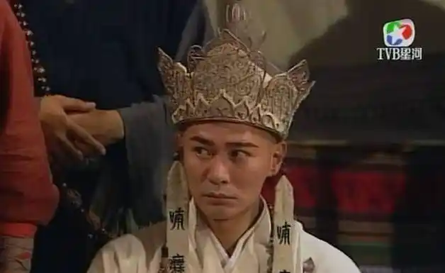 tvb男神江华,婚内出轨邓萃雯儿子甘当男护士,转行卖保险拒复出_杰文