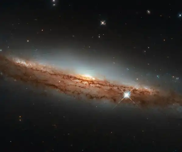 哈勃望远镜透视宇宙深处螺旋星系的神秘力量与距离之谜