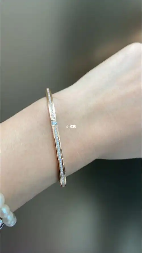 周大福小心意系列新款18k金钻石手镯56圈号