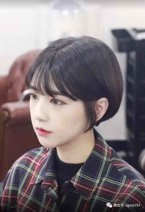 魅力迷人的女生短发