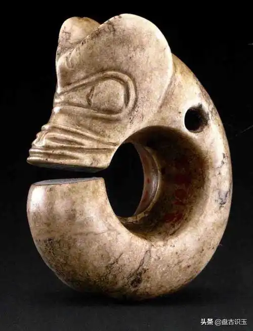 30个馆藏红山玉猪龙,看到痴迷! 第13张