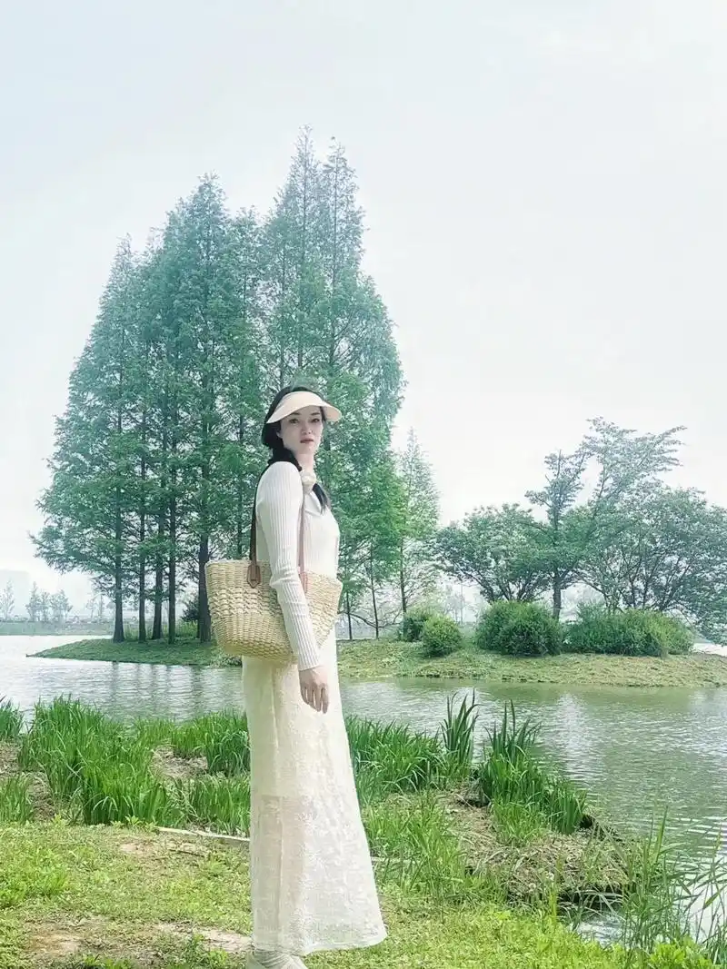 一个人,一个景,一个自拍杆,鼋头渚的风当然快乐又自由～