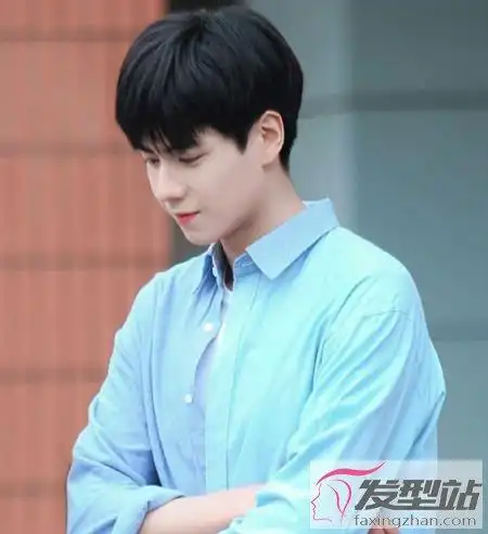 阳光帅气的男生发型 秒变时尚小哥哥颜值飙升