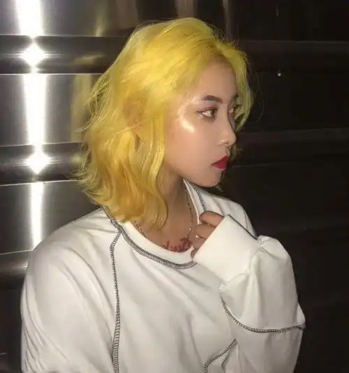 适合暗黄皮肤女生的3款发色显白又显气质染头发前一定要了解