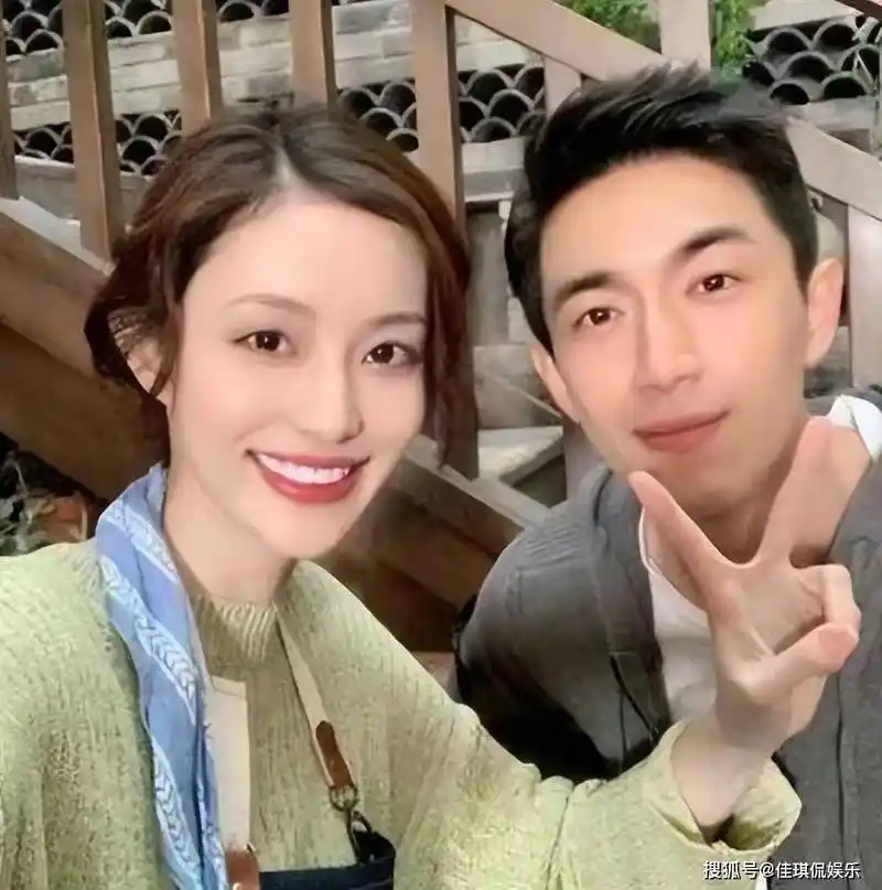 林更新就不停换女朋友,甚至被人调侃为是内娱"月刊女友"第一人