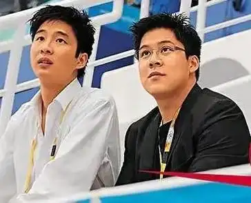 回顾霍启山恋过章子怡错过何超莲38岁依旧单身他在追求什么