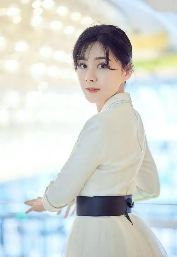 何琳:从上海走出的国际影后,她是老艺术家吕中的儿媳妇