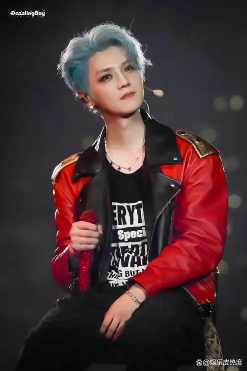 33岁鹿晗梦回exo时期,蓝发造型魅力胜过当年,粉丝说爱豆回来了