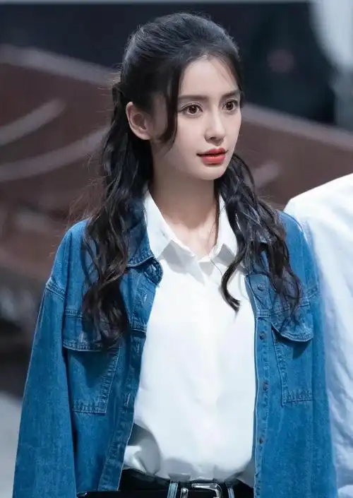 杨颖,时尚前卫,甜美可爱的写真!__财经头条