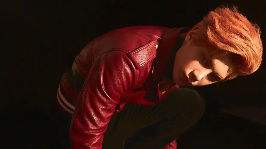 电脑壁纸 明星 大陆明星 小鲜肉黄明昊时尚封面大片霸气写真