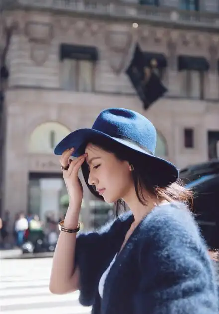 高圆圆 最新纽约街拍:看似随意实则精心的慵懒打扮,走到哪里都是纽约