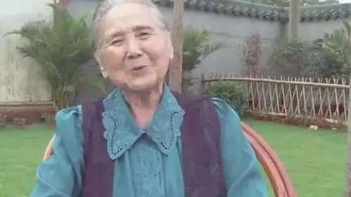 年纪荣获第25届中国电视剧飞天奖优秀女演员成为该奖项最年长的获奖者