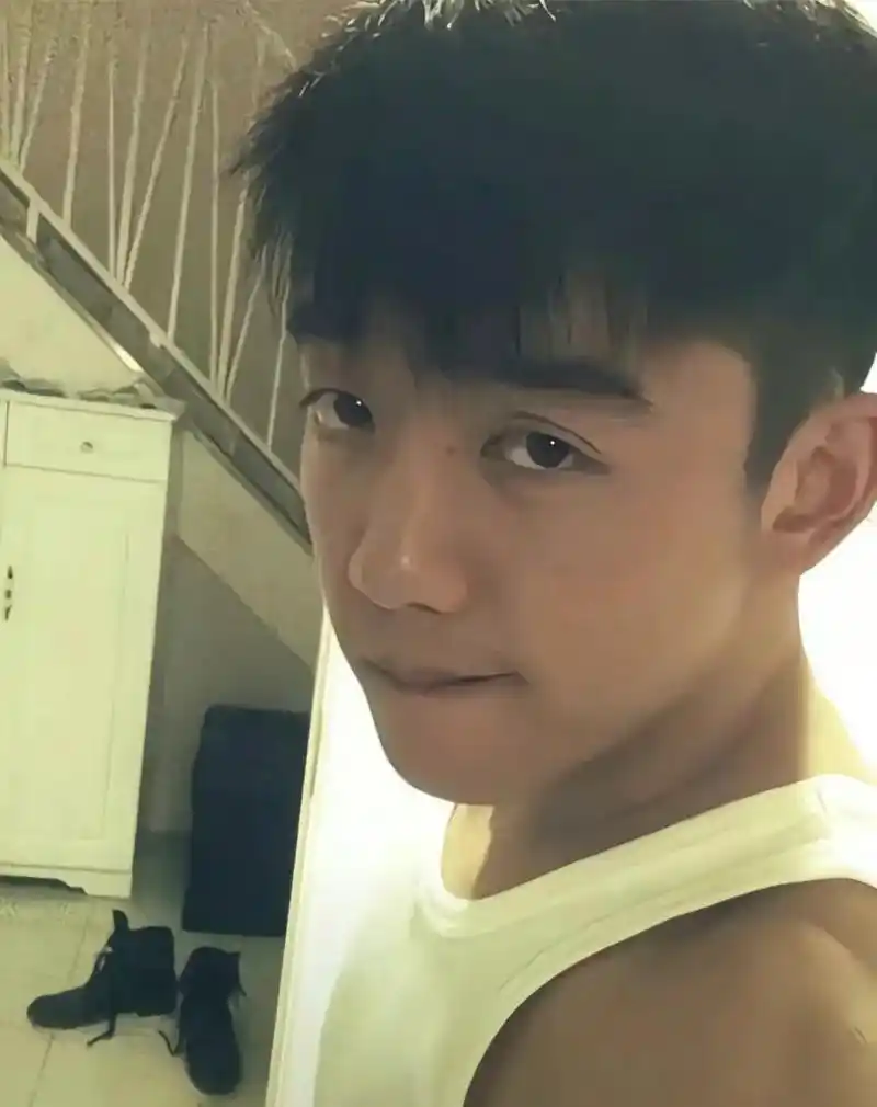 "时间带走了最珍贵的东西-我们的青春"#跑男 #郑恺 - 抖音