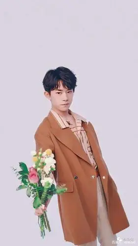 易烊千玺《后座剧场》专辑封面正式发布,感受千玺成长之路