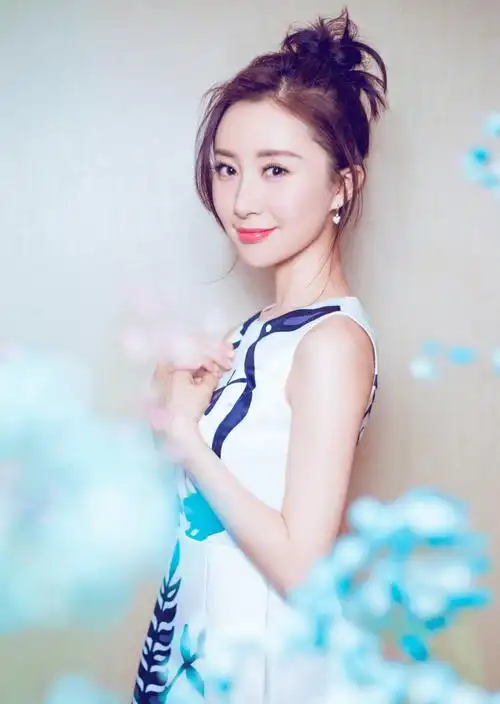 33岁舒畅近照曝光,脸僵硬发际线上移,网友:像刘敏涛和蔡明结合_视频