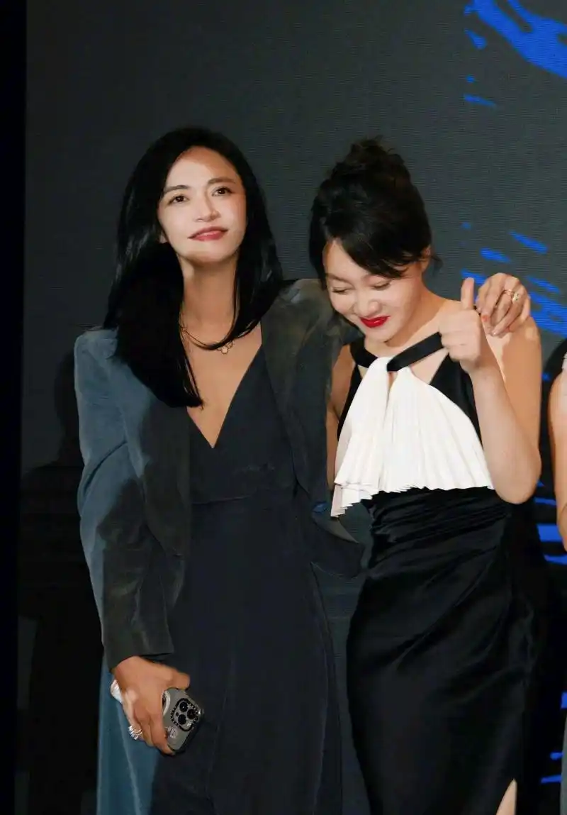 再会,青年电影展:周冬雨张子枫好美,年过半百还得看闫妮的颜