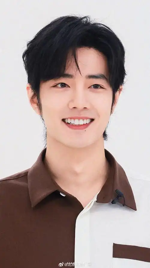 x玖少年团肖战daytoy最新具有融化力的笑容来啦肖战超话,阳光般敌笑