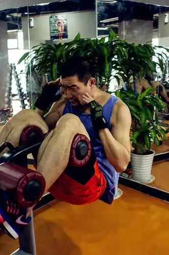 麻烦哪位健身爱好者给提