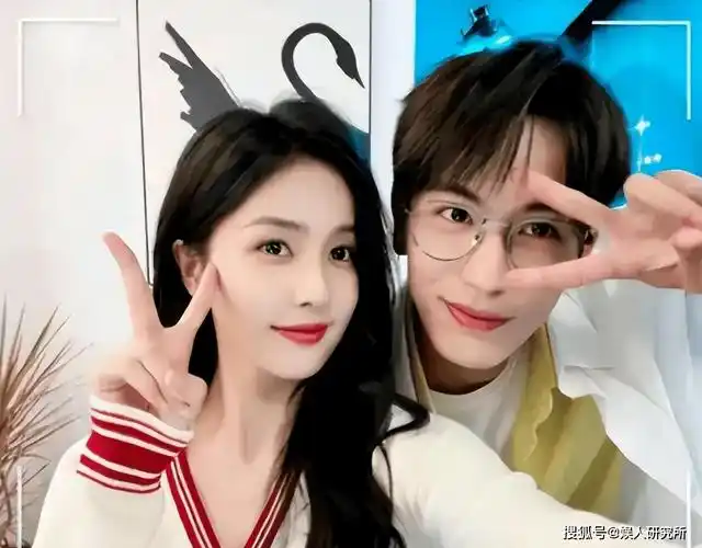 一线男星许凯,被曝与新女友酒店过夜,女方疑似于正旗下艺人_恋情_张楠