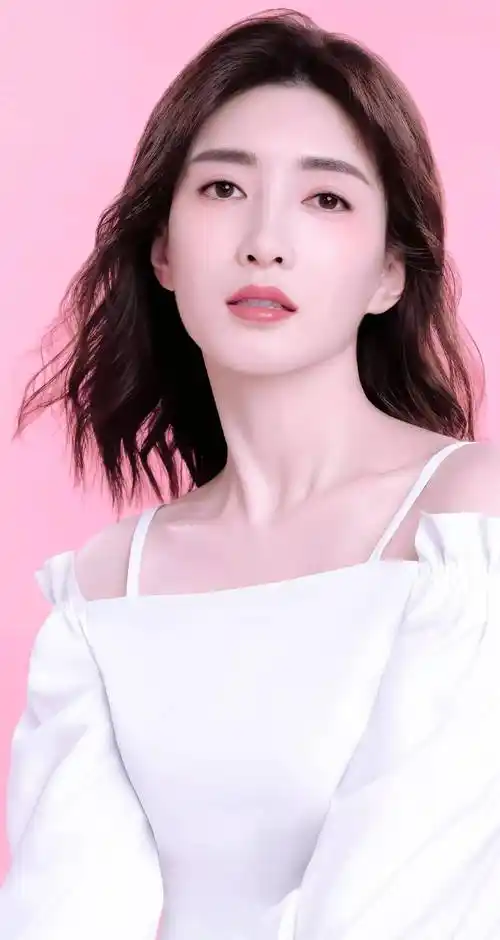 江疏影写真露出事业线!她肤白貌美大长腿太性感撩人_粉色_穿着_造型