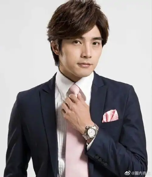 贺军翔短发##贺军翔西装近照