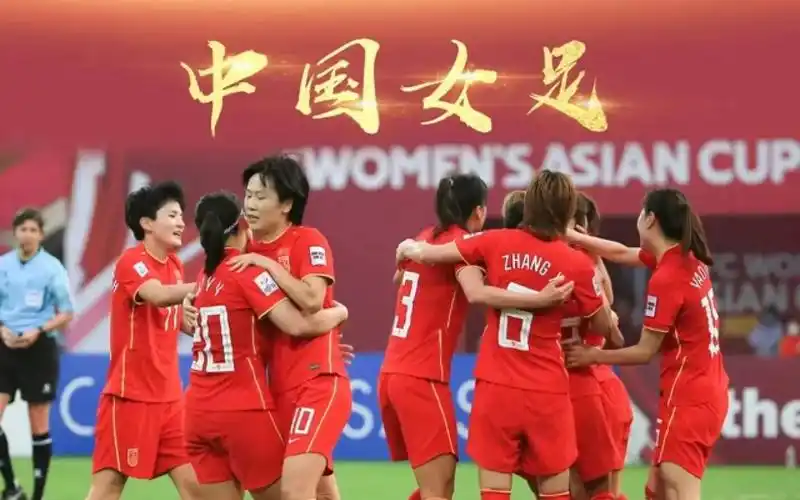 【外研社·国才杯】中国人物——中国女足【中英双字】/铿锵玫瑰竞绽