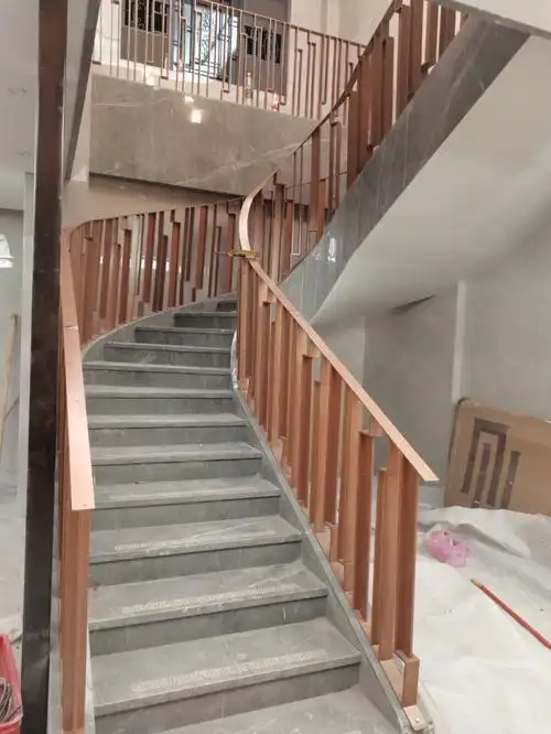 3o4不锈钢楼梯护栏安装现场