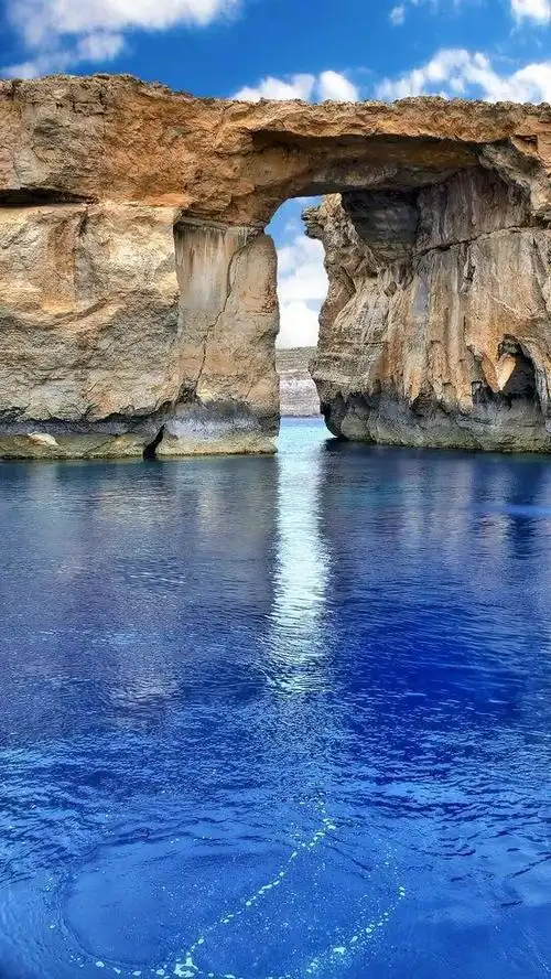 大自然的鬼斧神工坐上这趟列车真能饱食沿途美景长成蘑菇状的石头,你