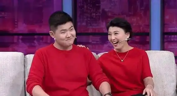 闫学晶与大十岁林越离婚,二婚嫁神秘富商生女,他三婚娶小娇妻