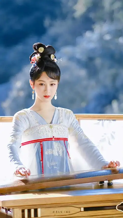 杨紫小夭抚琴六宫格剧照