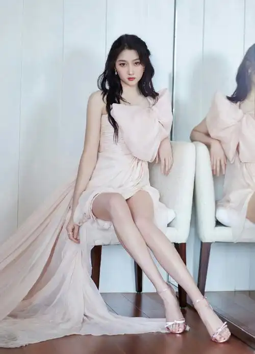 关晓彤25岁身材管理