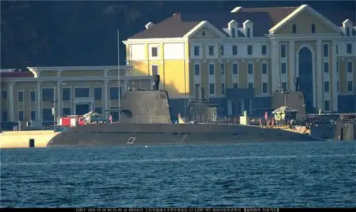 解放军潜艇基地多艘039b与091