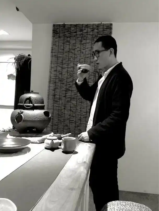 王冠 简历 - 名人简历