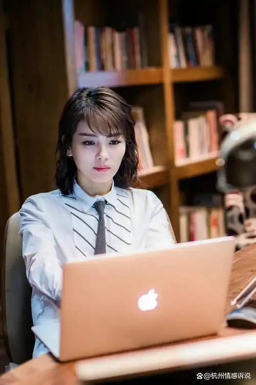 刘涛"国民贤妻"到"霸总安迪"如今现身米兰"超凡脱俗"