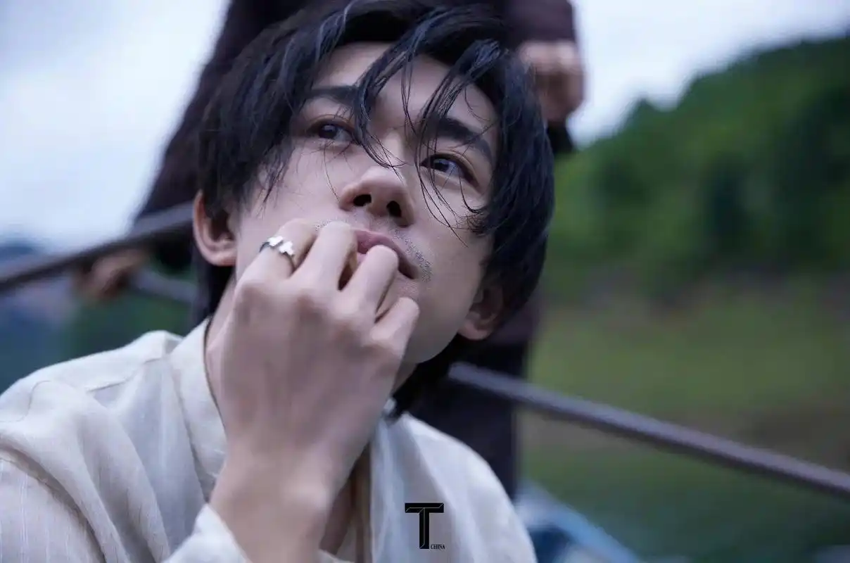 论胡渣子千玺的性张力#易烊千玺个人网站 #易烊千玺壁纸 #用 - 抖音