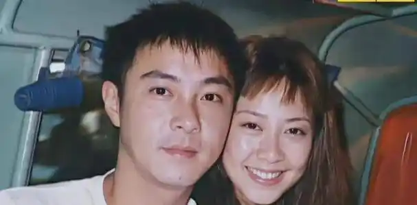 张卫健张茜:穿二手婚纱,3次婚礼,2次流产,如今终于苦尽甘来