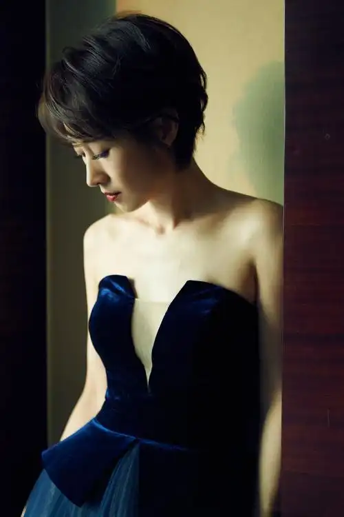 刘敏涛穿纱裙营造出来少女活泼气息,让人眼前一亮