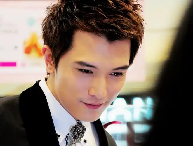 主演柯佳嬿, 温升豪, 李毓芬小资女孩向前冲2011-08-21饰演项天骐