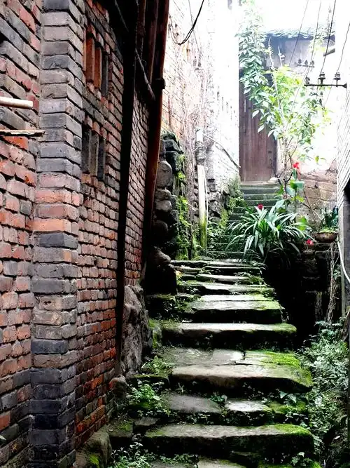 现存最小的街道,一条小巷就是一条街,看完都觉得重庆人太夸张