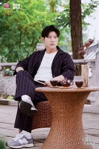 高晓攀「嗨!自在生活」畅聊秋日养生妙招,谈人生态度尽显通透豁达