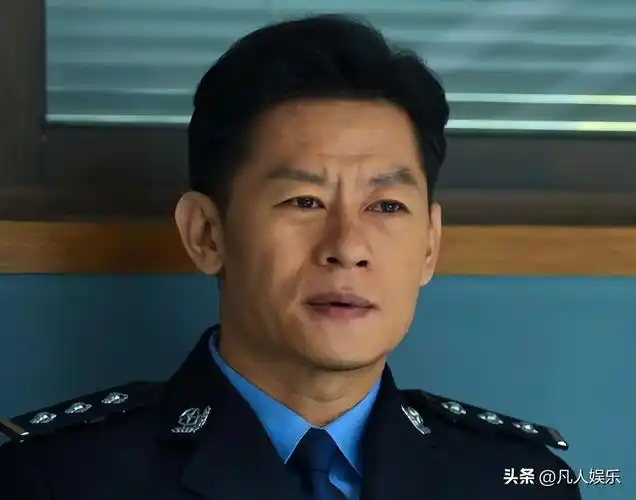 他毕业于北京电影学院,2000年参演电视剧《命案十三宗》正式出道.