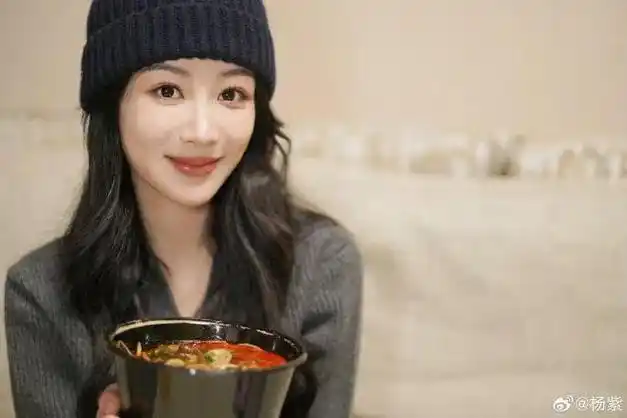 杨紫粉丝控评失利抖音评论区反映真实民意颜吹粉没能抢占高地