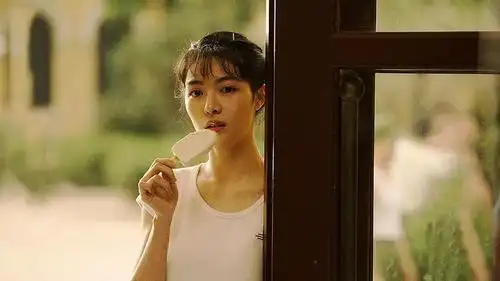 冯女郎钟楚曦,芳华现惊艳世人