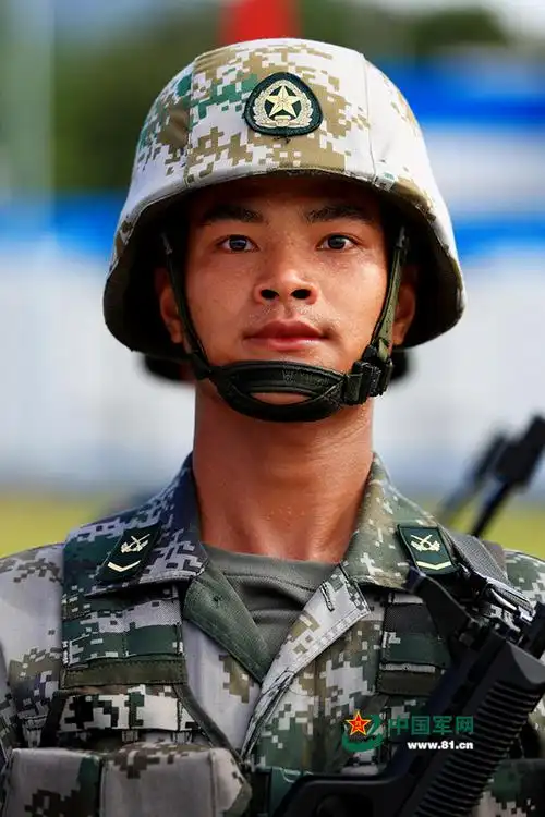 中国人民解放军驻香港部队接受检阅( 1 / 20 )